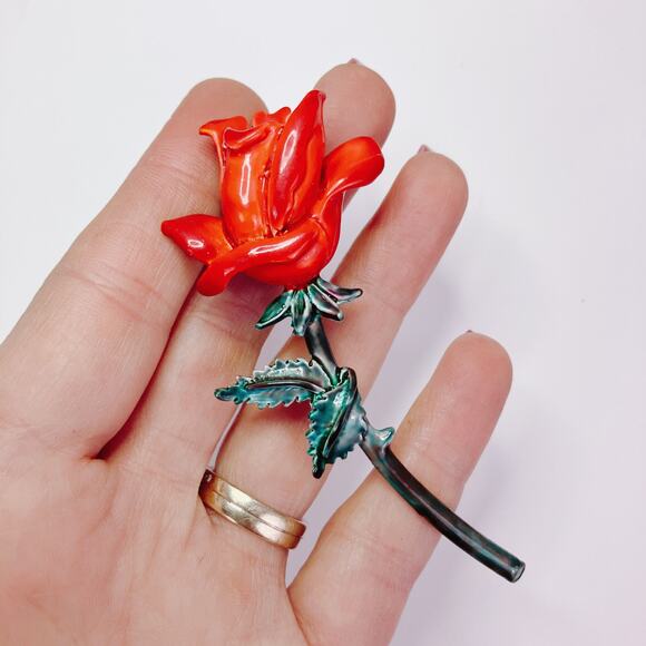 Vintage 70s 80s Red Enamel Rose Brooch Gold Tone Floral Pin Fun Flower Power - Picture 3 of 12